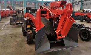 操作扒渣機前，作業環境必須排查！